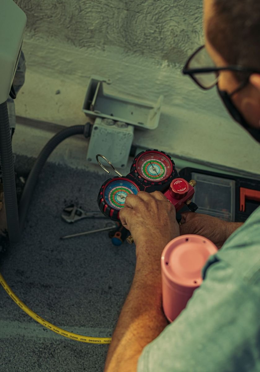 5 Signs Your Air Conditioner Needs Professional Servicing